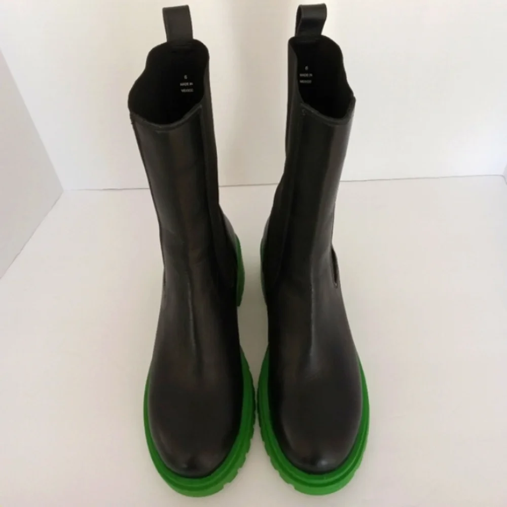 STEVE MADDEN Hesitant Black / Green All Weather Boots Women's Size 6